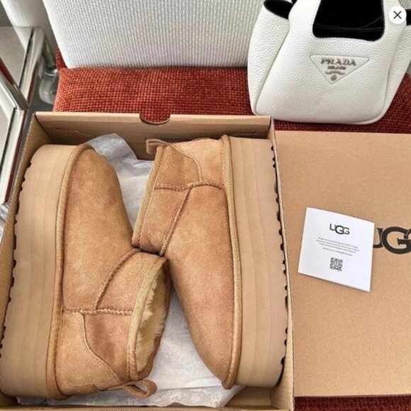 UGG Classic Ultra Mini Platform Boot - Picture 4 of 4